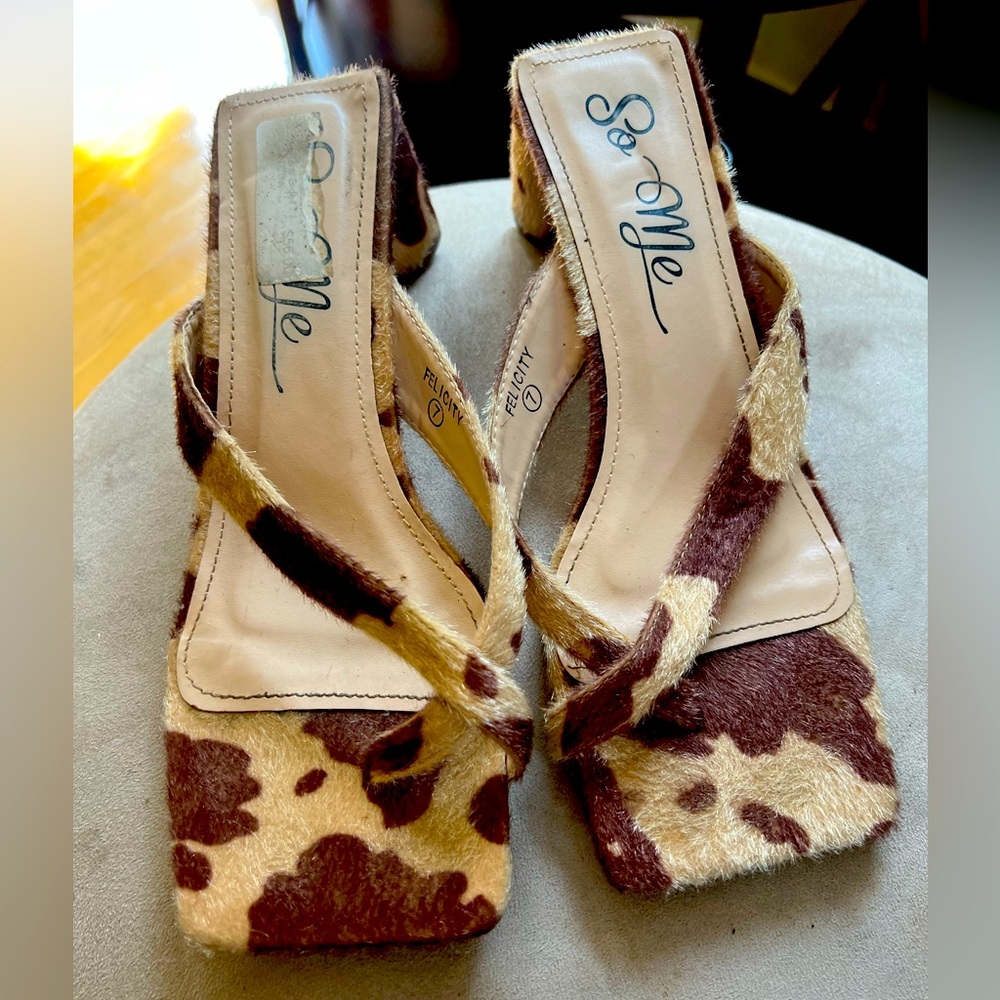 So Me Brand Cow Print Sandals Sz 7